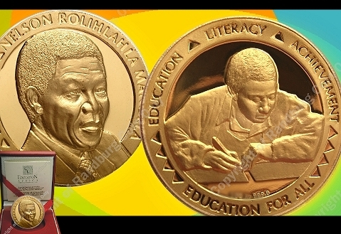 1995_Mandela_1_oz_FNB_Medallion_Education_For_All.jpg